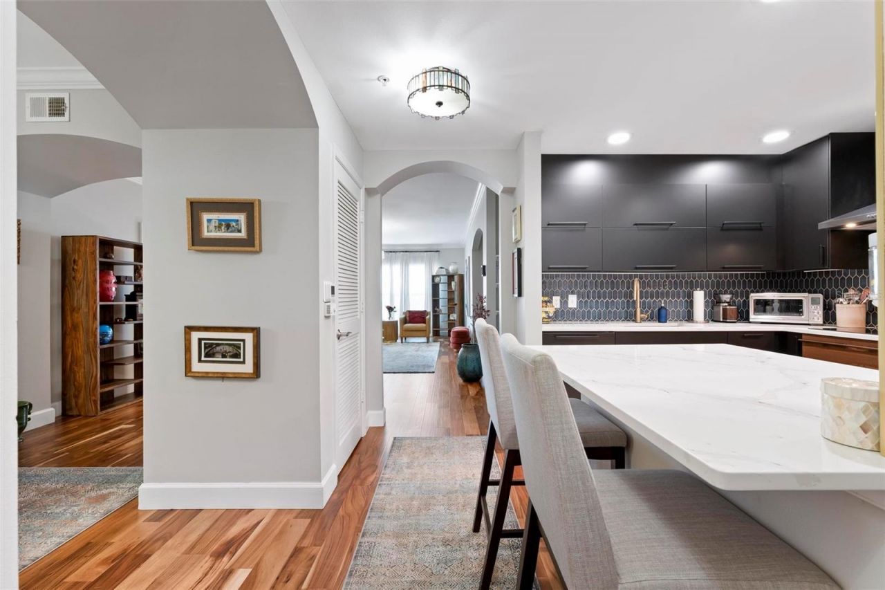 808 3rd Avenue W, Unit 402, Bradenton, FL 34205 Photo