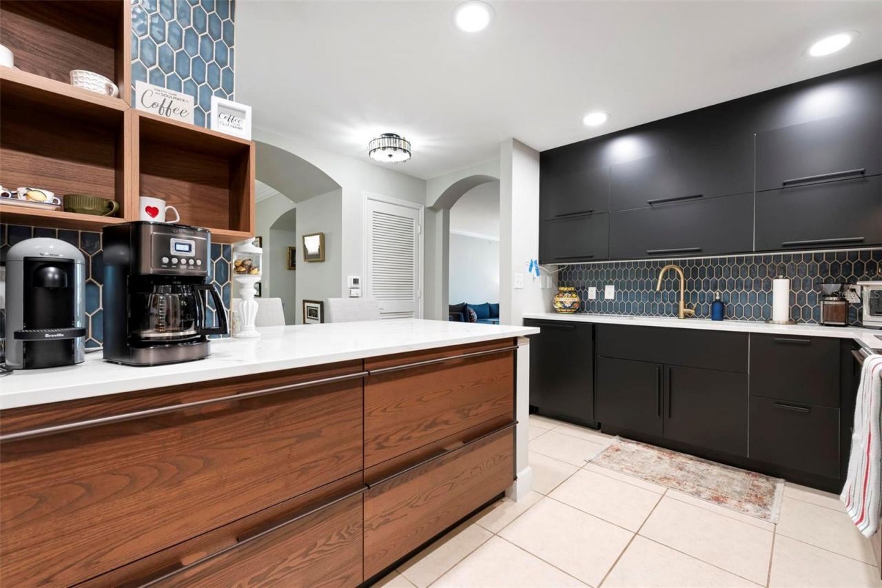 808 3rd Avenue W, Unit 402, Bradenton, FL 34205 Photo