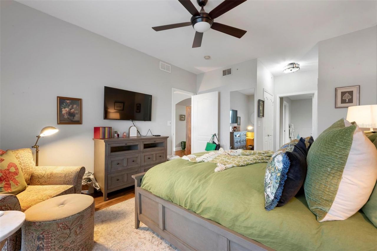 808 3rd Avenue W, Unit 402, Bradenton, FL 34205 Photo