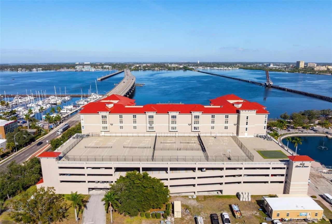 808 3rd Avenue W, Unit 402, Bradenton, FL 34205 Photo