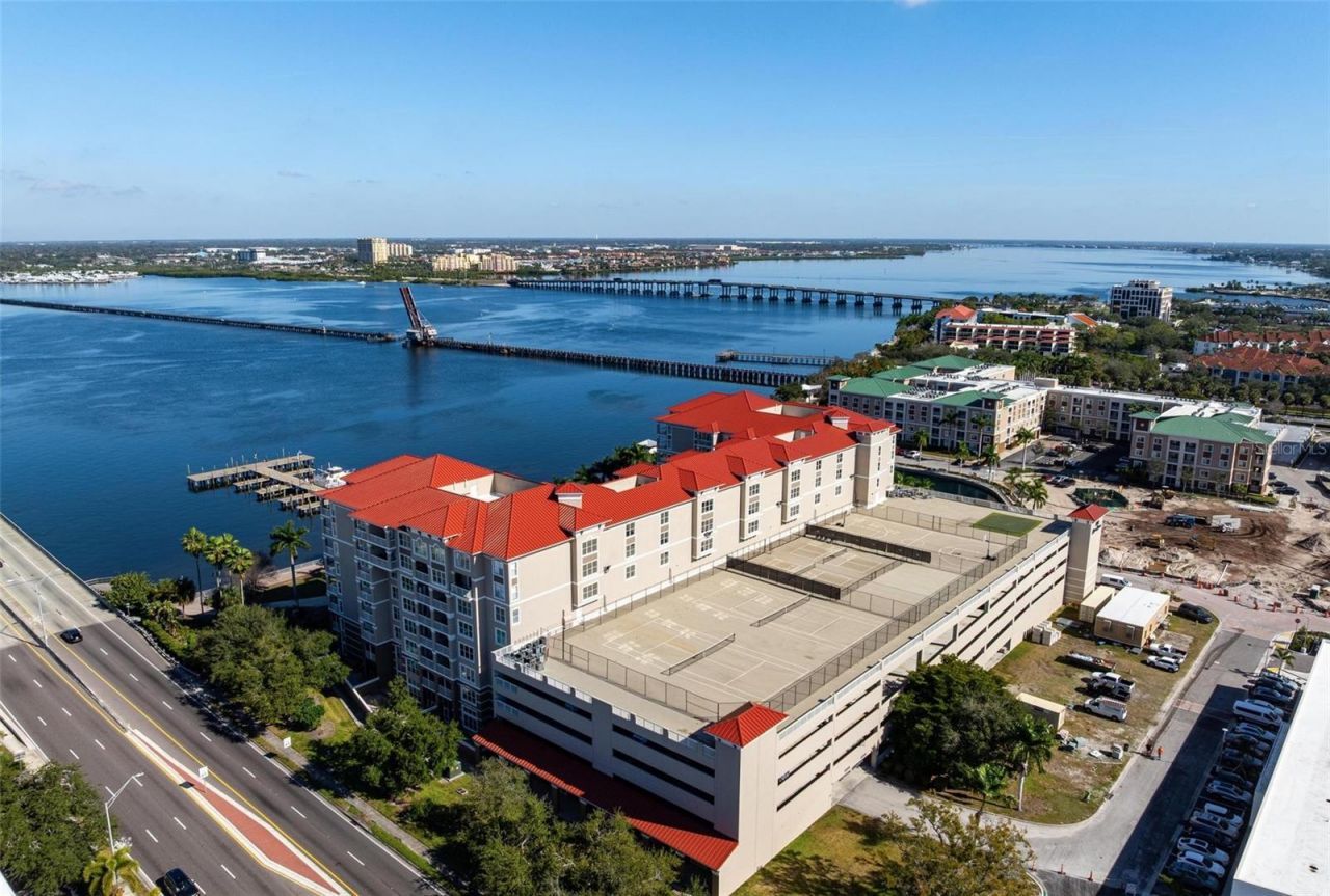 808 3rd Avenue W, Unit 402, Bradenton, FL 34205 Photo