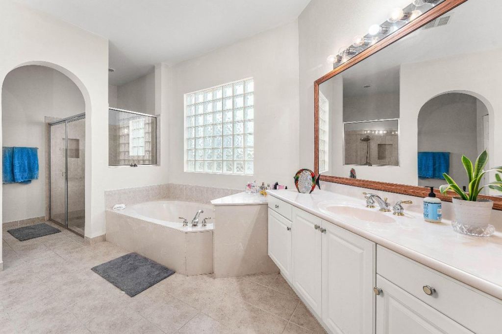 6383 Paradise Cove, West Palm Beach, FL 33411 Photo