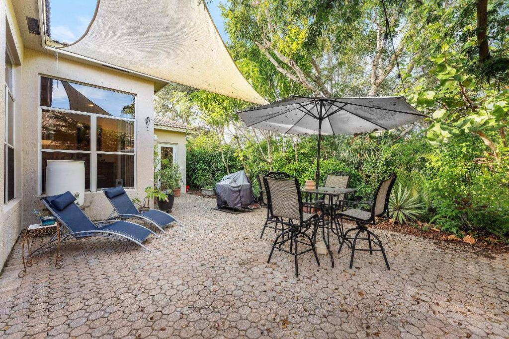 6383 Paradise Cove, West Palm Beach, FL 33411 Photo