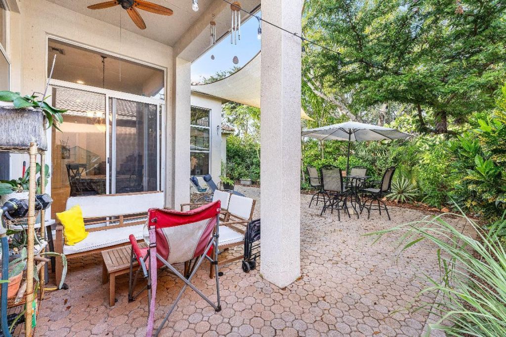 6383 Paradise Cove, West Palm Beach, FL 33411 Photo