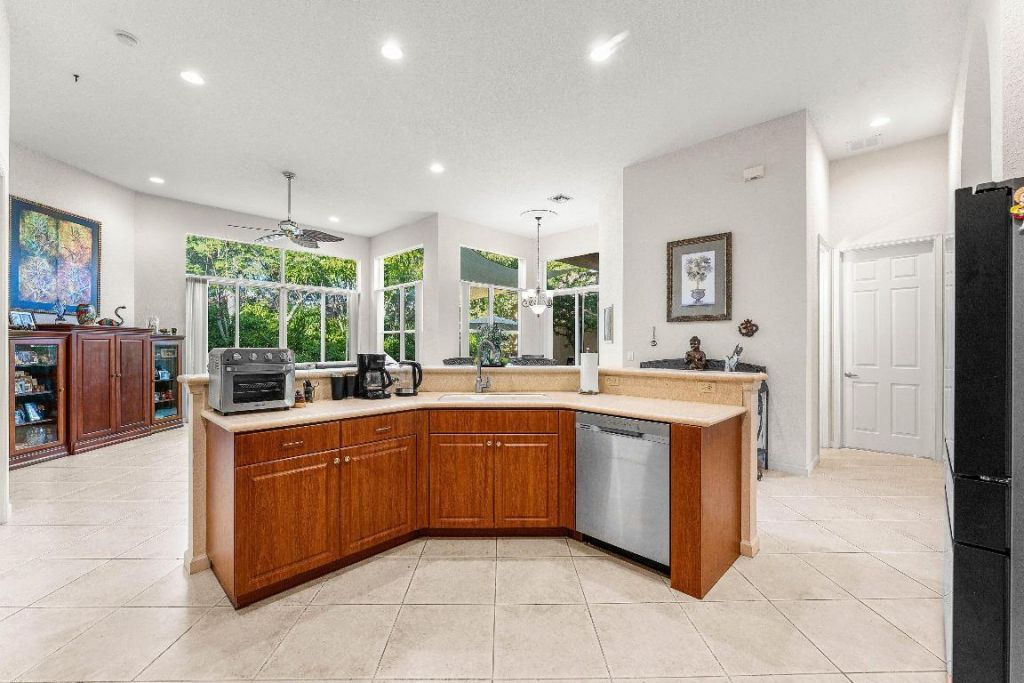 6383 Paradise Cove, West Palm Beach, FL 33411 Photo