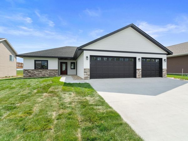 1534 9th Avenue SW, Hutchinson, MN 55350