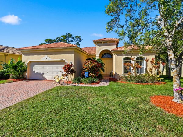 5427 Place Lake Drive, Fort Pierce, FL 34951