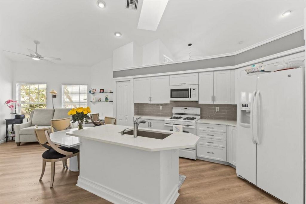 73 Via Verona, Palm Beach Gardens, FL 33418 Photo