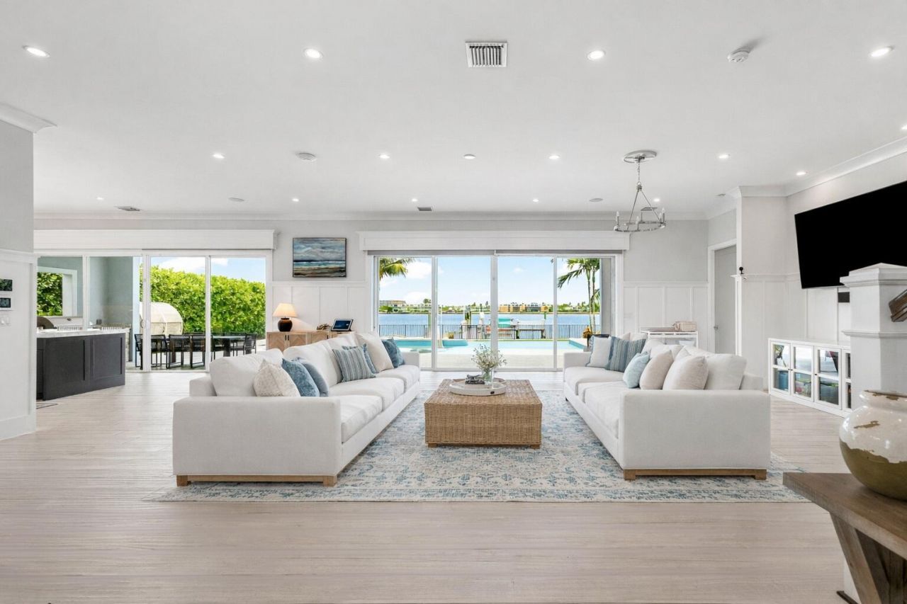 2100 Notre Dame Drive, Lake Worth Beach, FL 33460 Photo