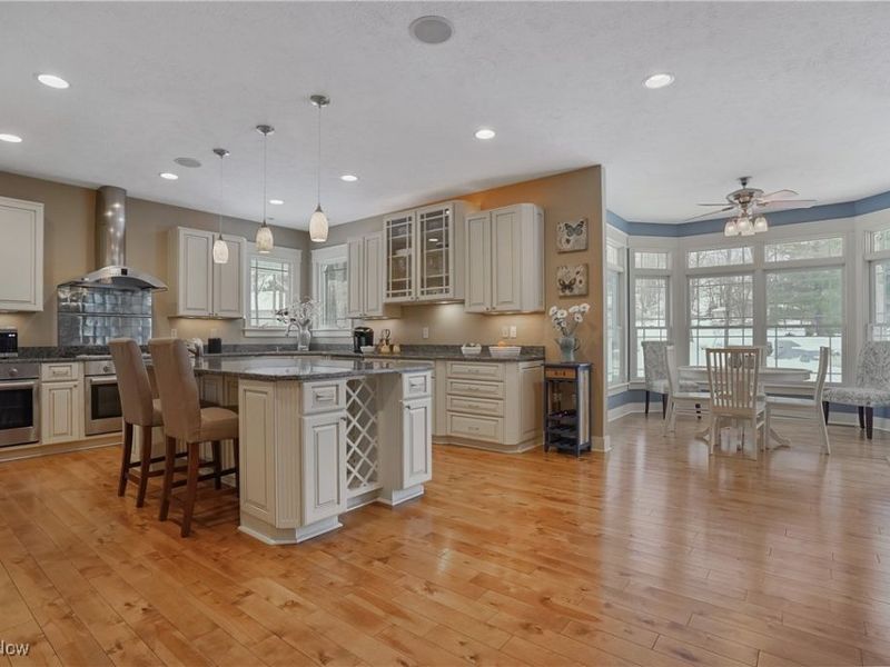 1957 W Swan Lake Circle, Kent, OH 44240 Photo 10