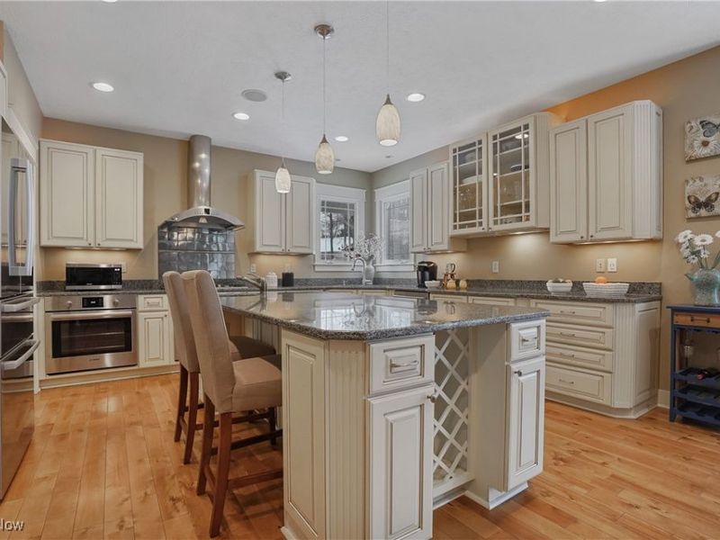 1957 W Swan Lake Circle, Kent, OH 44240 Photo 11