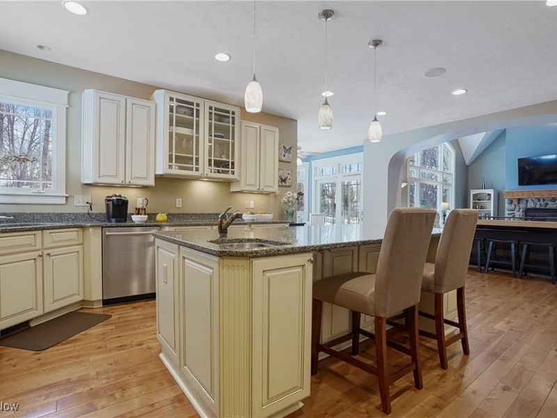 1957 W Swan Lake Circle, Kent, OH 44240 Photo 15