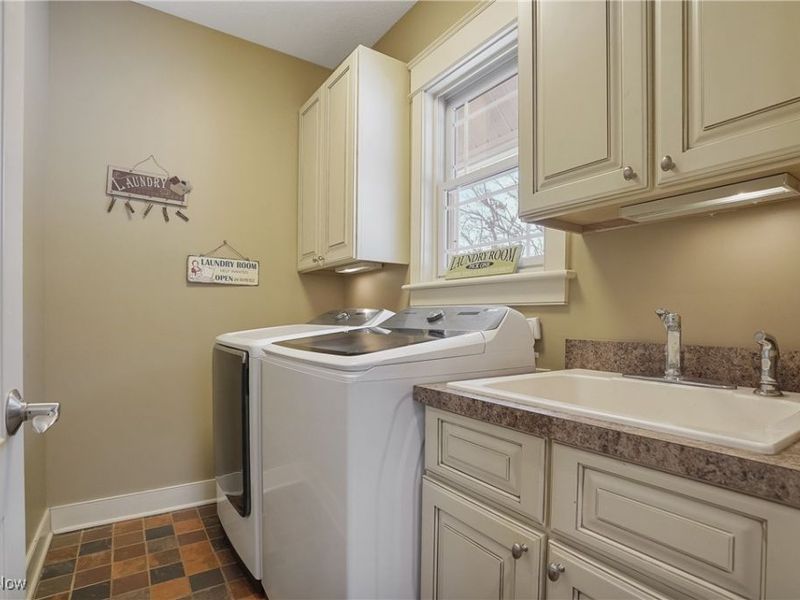 1957 W Swan Lake Circle, Kent, OH 44240 Photo 25