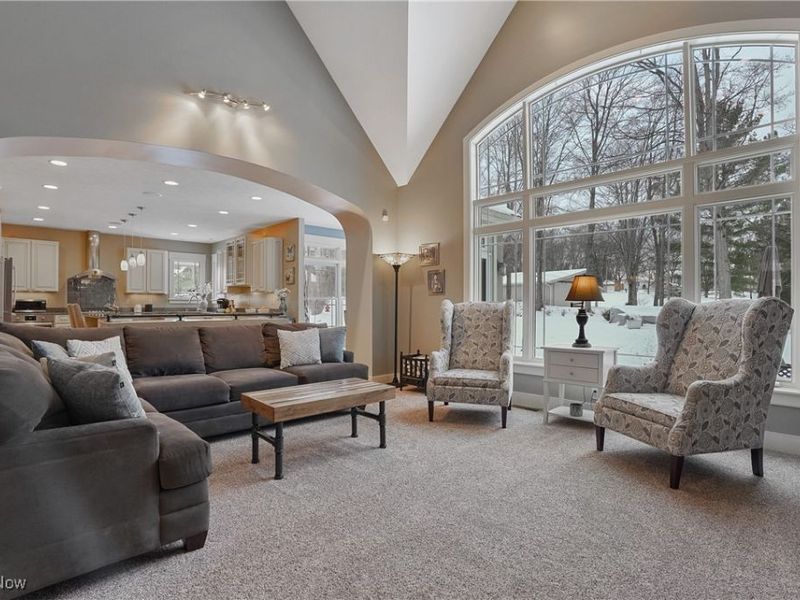 1957 W Swan Lake Circle, Kent, OH 44240 Photo 6