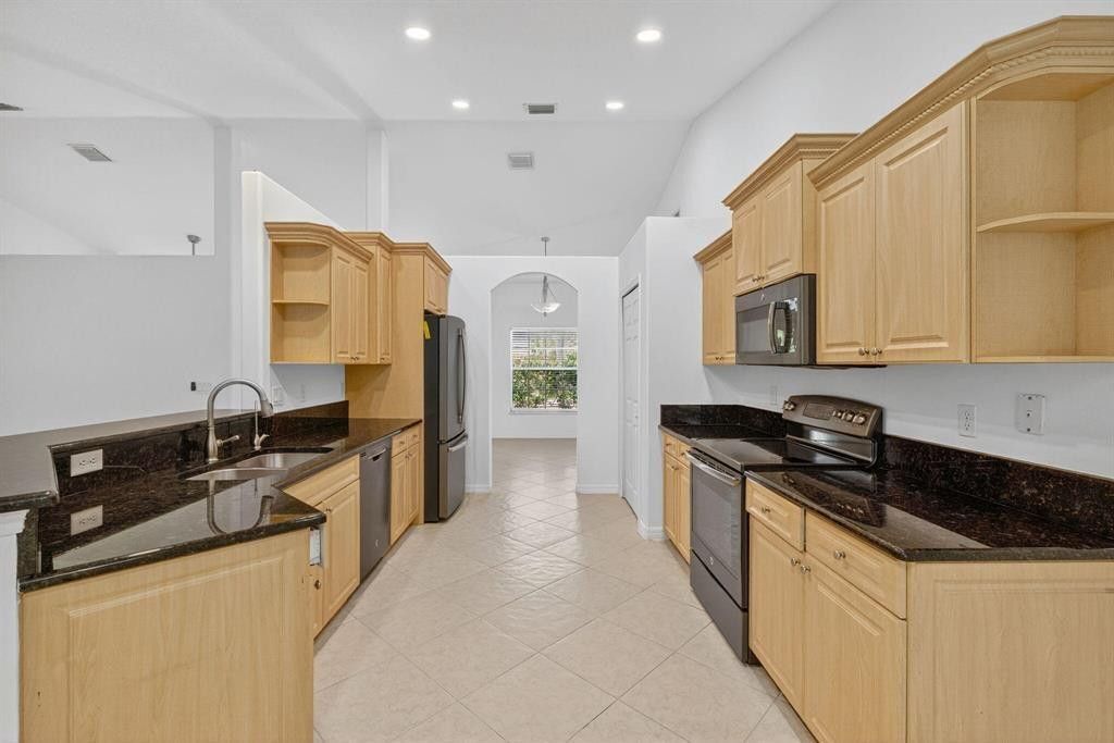 538 SW Nadell Ave, Port Saint Lucie, FL 34953 Photo