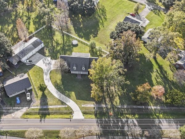 537 W Main St, Gonzales, LA 70737