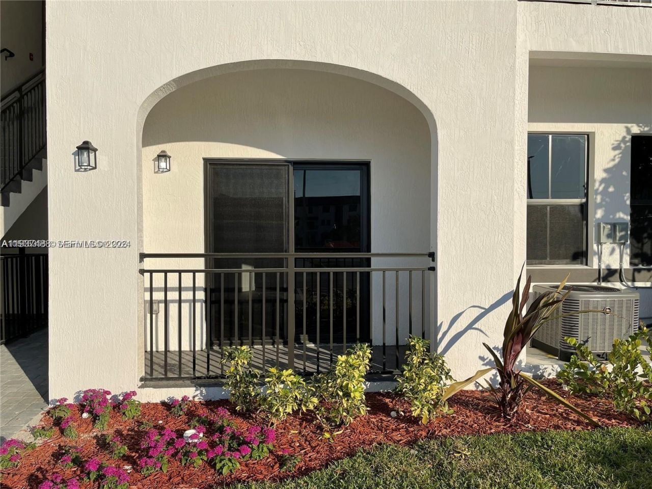 15520 SW 136th St, Unit 104, Miami, FL 33196 Photo