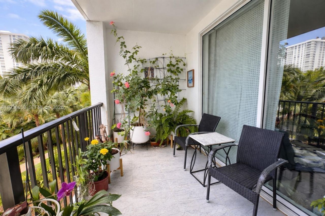 17150 N Bay Rd, Unit 2412, Sunny Isles Beach, FL 33160 Photo