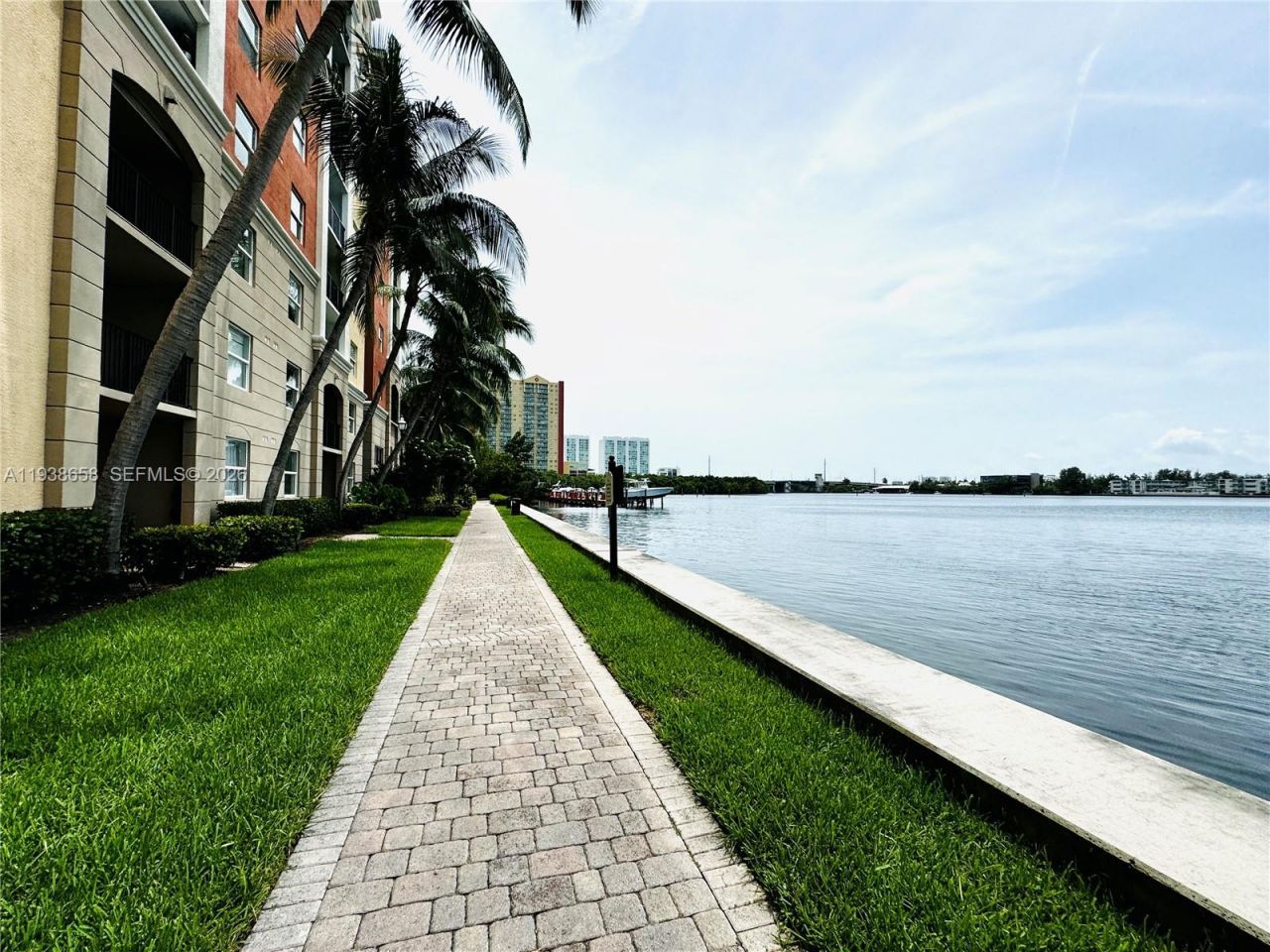 17150 N Bay Rd, Unit 2412, Sunny Isles Beach, FL 33160 Photo