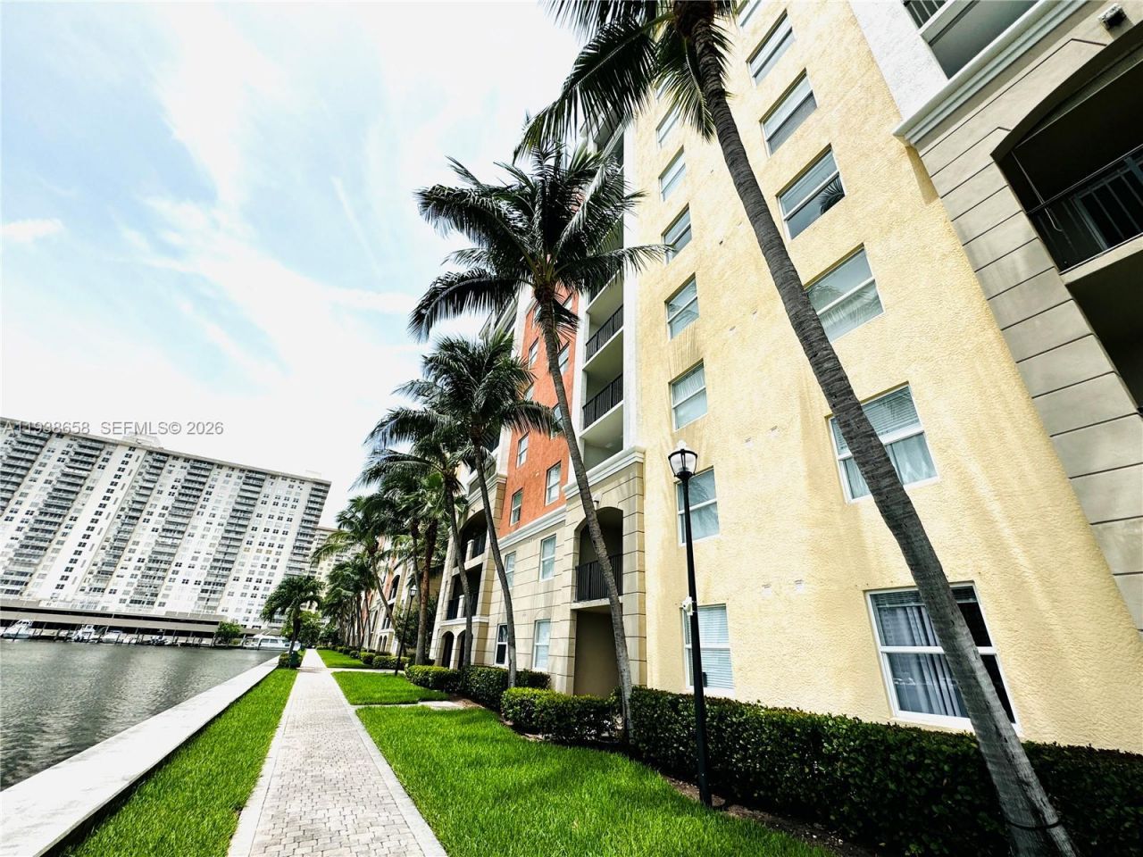 17150 N Bay Rd, Unit 2412, Sunny Isles Beach, FL 33160 Photo