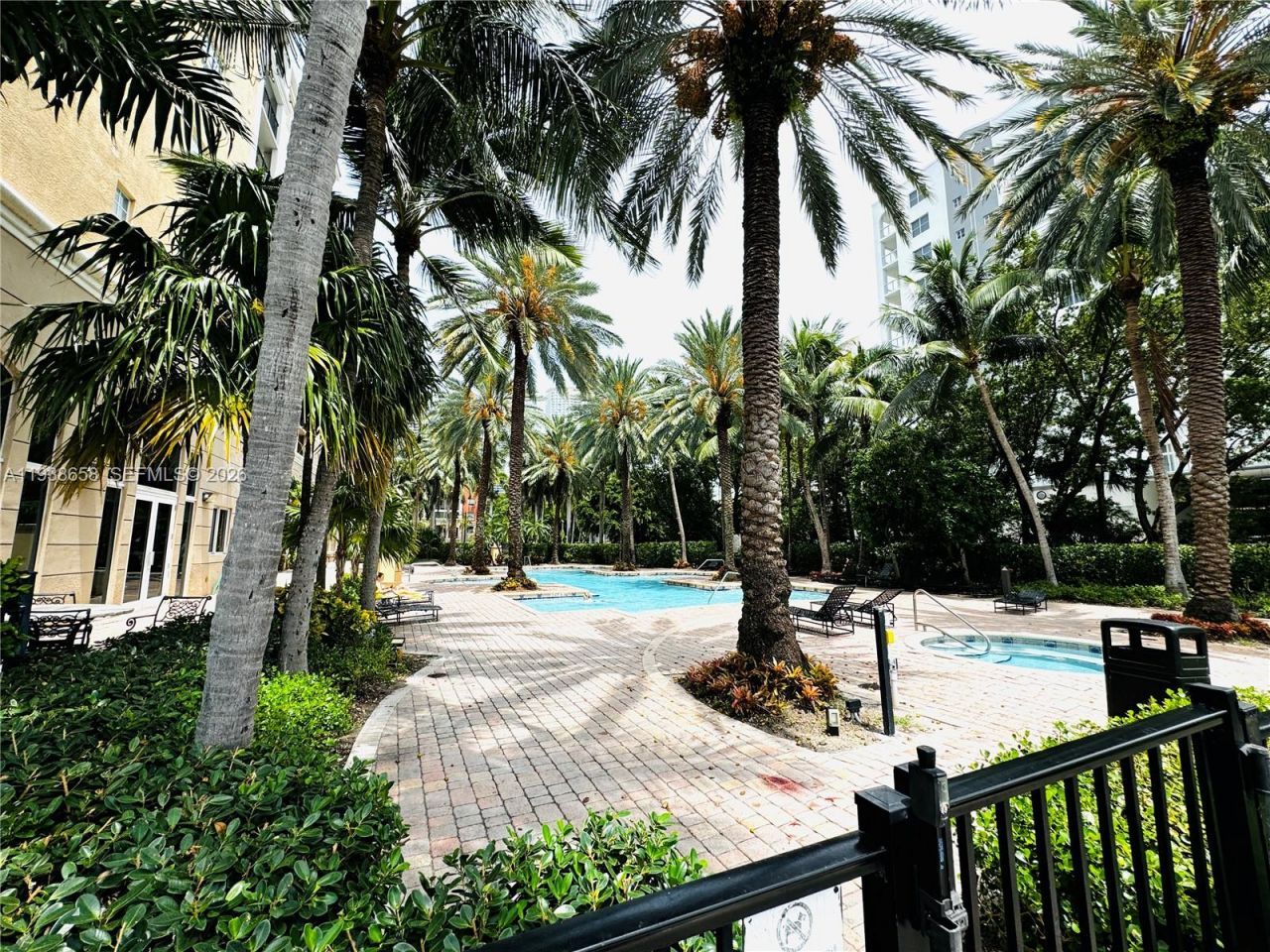 17150 N Bay Rd, Unit 2412, Sunny Isles Beach, FL 33160 Photo