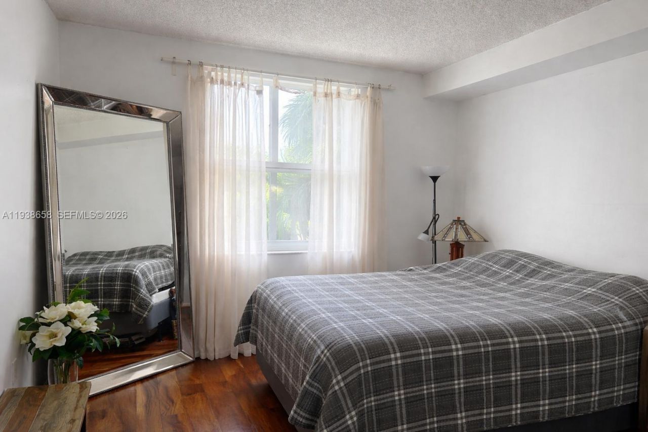 17150 N Bay Rd, Unit 2412, Sunny Isles Beach, FL 33160 Photo