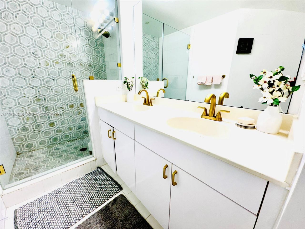17150 N Bay Rd, Unit 2412, Sunny Isles Beach, FL 33160 Photo