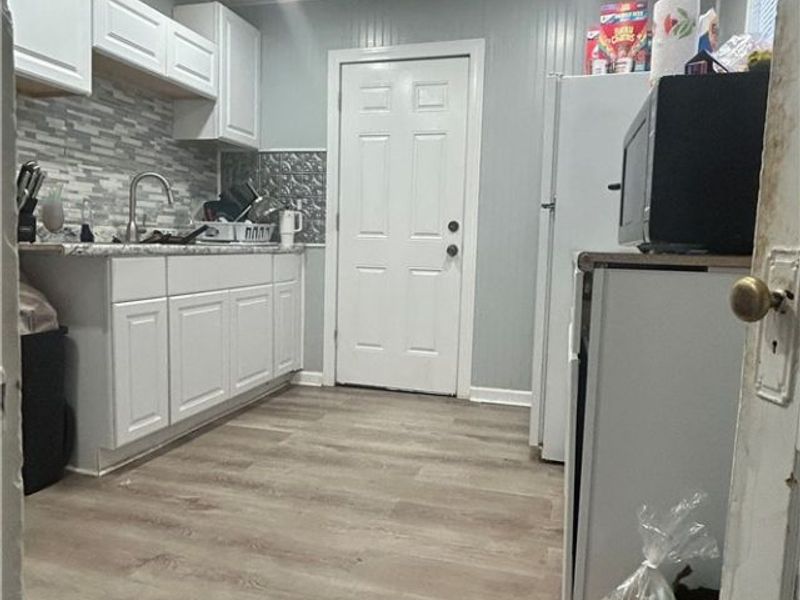 797 Alhambra Road, Cleveland, OH 44110 Photo 6