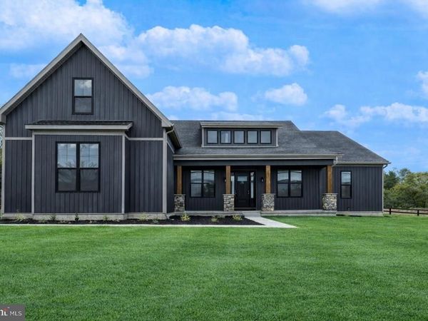 JINGLE BELLS COURT, Unit LOT 5, HARPERS FERRY, WV 25425