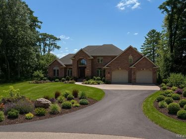 3186 Aspen Ridge Court, Genoa Twp, MI 48843