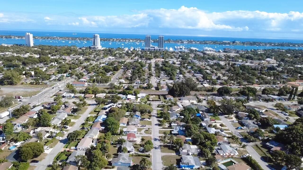 930 43rd Street, West Palm Beach, FL 33407 Photo