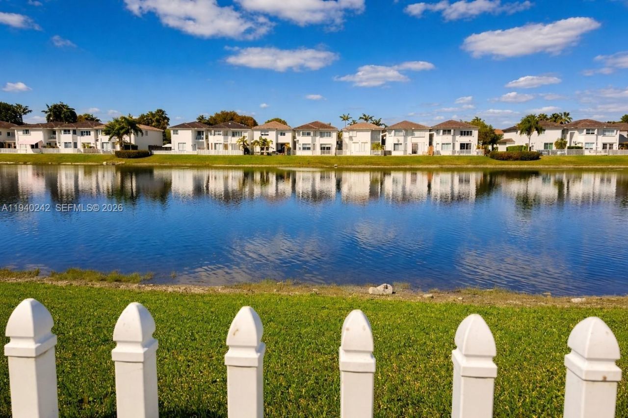 11541 NW 68th Ter, Doral, FL 33178 Photo