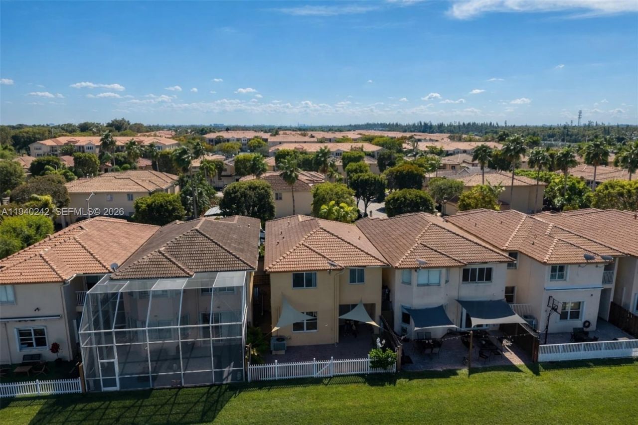 11541 NW 68th Ter, Doral, FL 33178 Photo