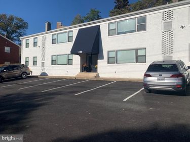 100 W TAYLOR RUN PARKWAY W, Unit 8, ALEXANDRIA, VA 22314