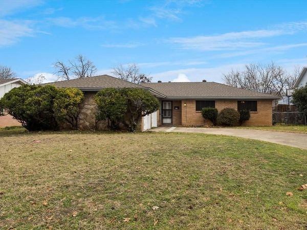 328 Heirloom Drive, Fort Worth, TX 76134