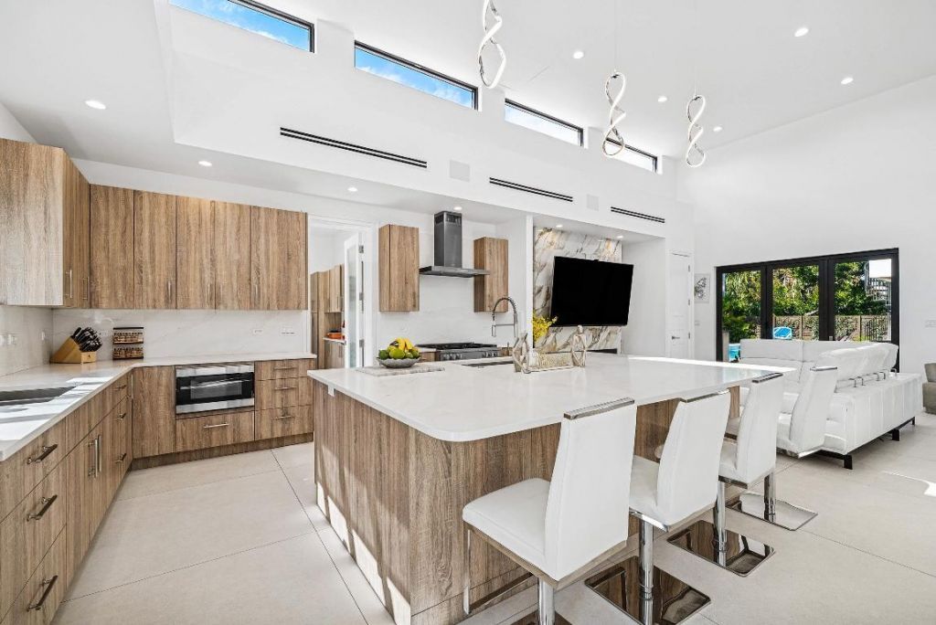 1801 N Lakeside Drive, Lake Worth Beach, FL 33460 Photo