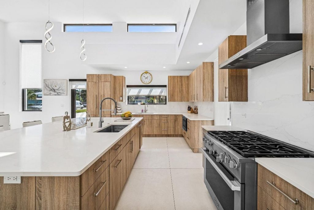 1801 N Lakeside Drive, Lake Worth Beach, FL 33460 Photo