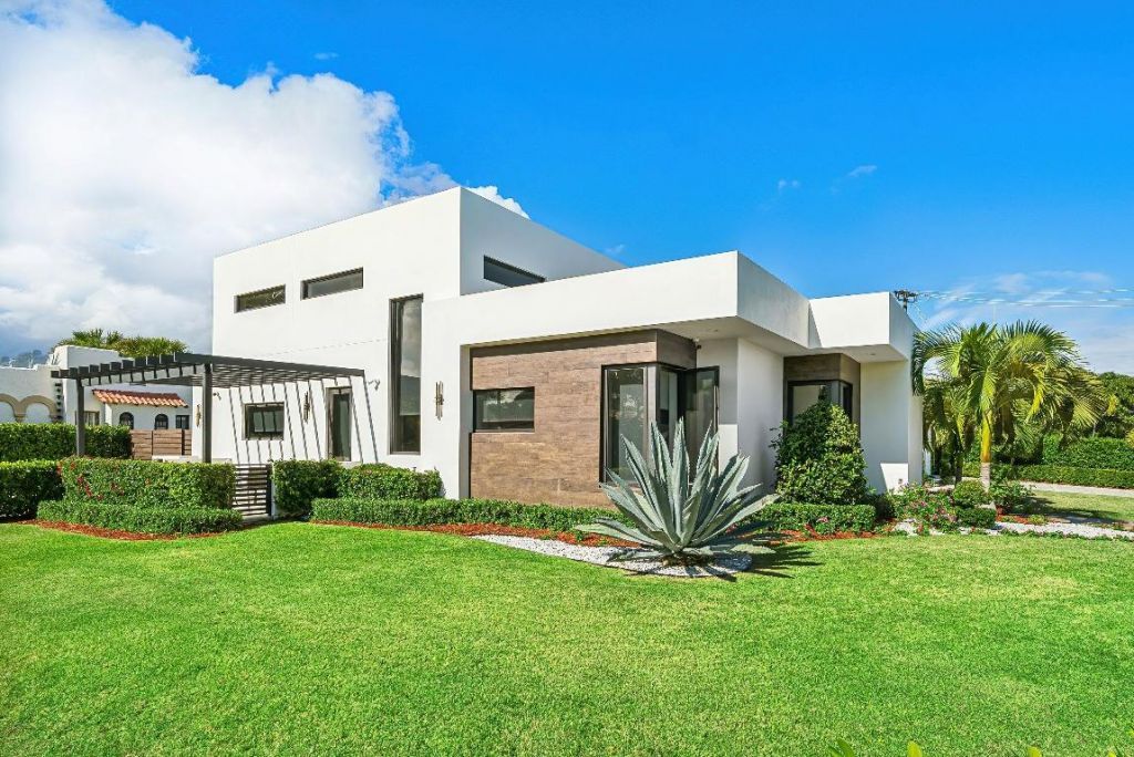 1801 N Lakeside Drive, Lake Worth Beach, FL 33460 Photo