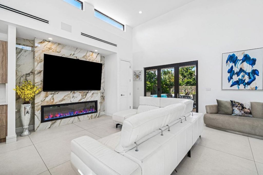 1801 N Lakeside Drive, Lake Worth Beach, FL 33460 Photo