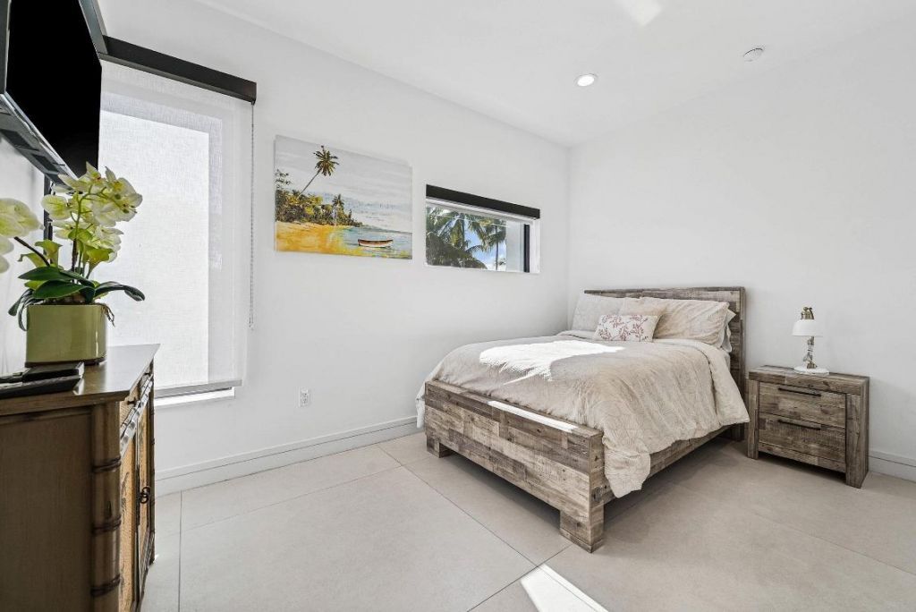 1801 N Lakeside Drive, Lake Worth Beach, FL 33460 Photo