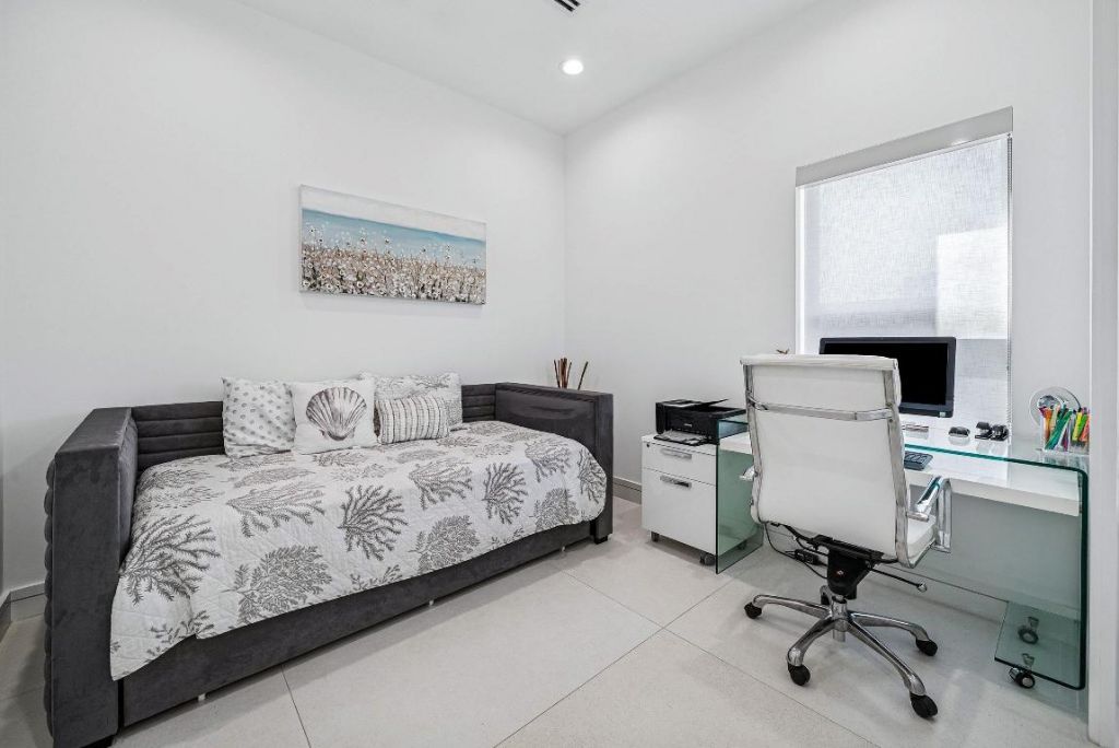 1801 N Lakeside Drive, Lake Worth Beach, FL 33460 Photo