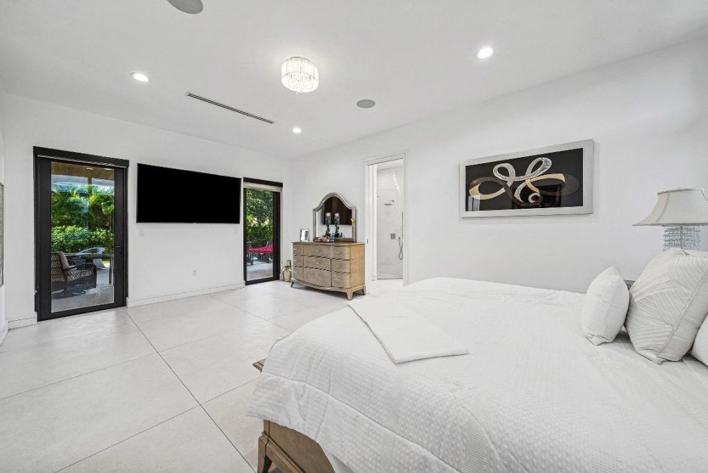 1801 N Lakeside Drive, Lake Worth Beach, FL 33460 Photo