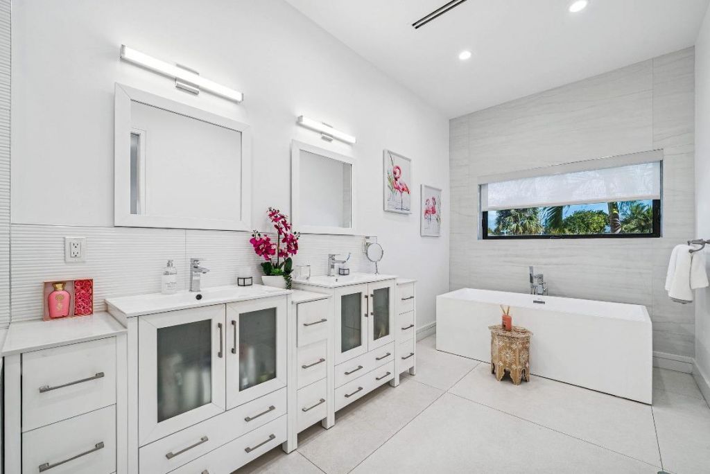 1801 N Lakeside Drive, Lake Worth Beach, FL 33460 Photo