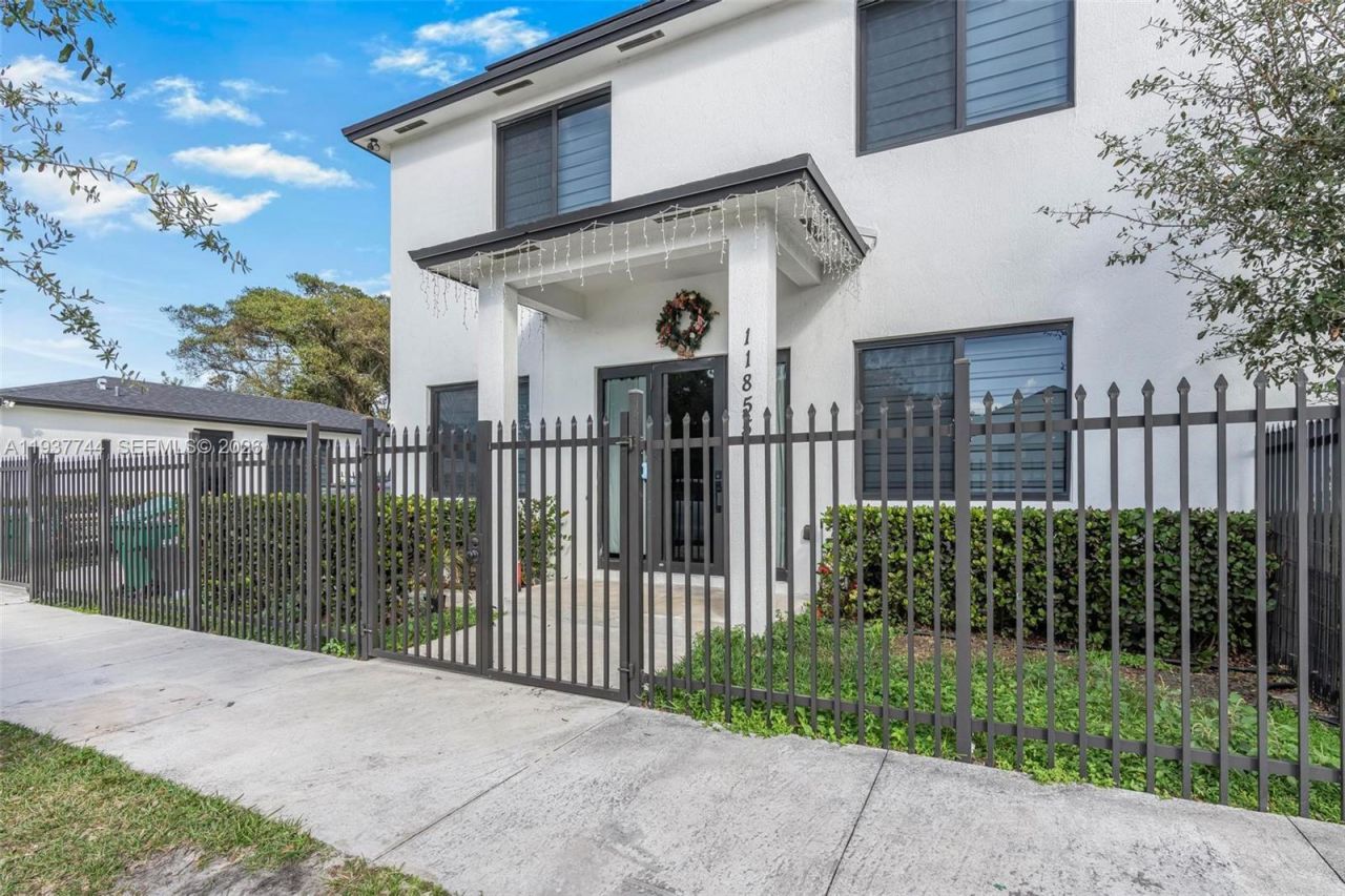 11855 SW 220th St, Miami, FL 33170 Photo