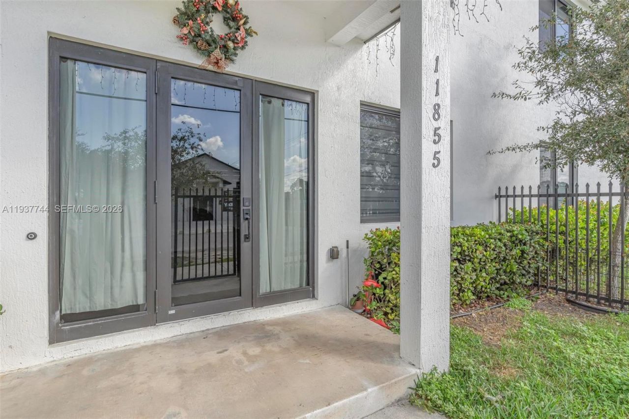 11855 SW 220th St, Miami, FL 33170 Photo