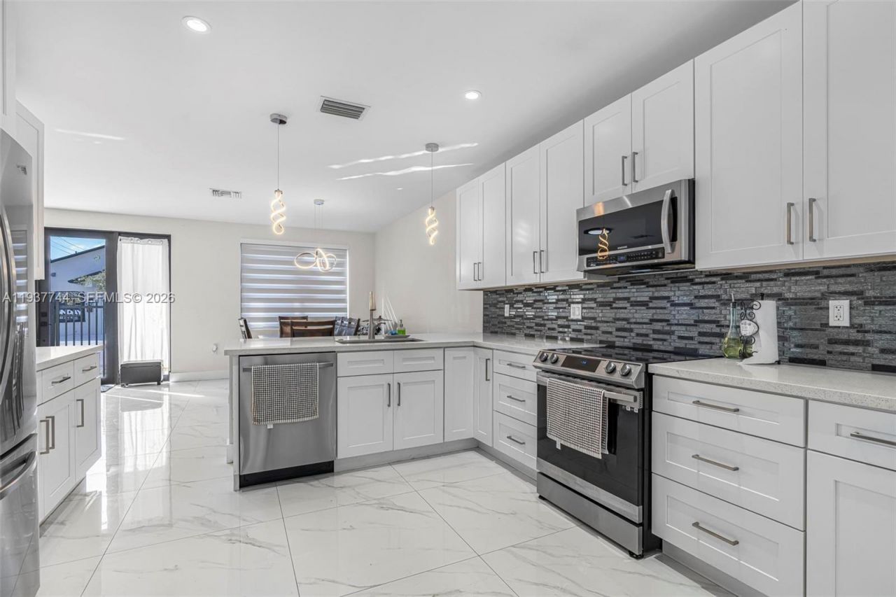 11855 SW 220th St, Miami, FL 33170 Photo