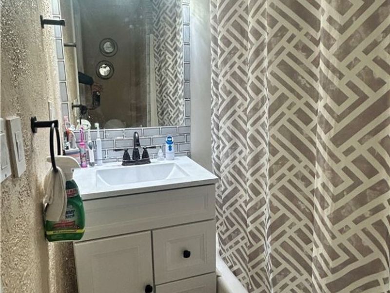 723 E 165th Street, Cleveland, OH 44110 Photo 10