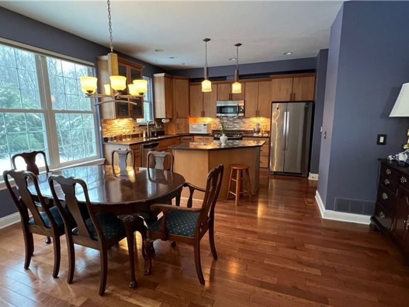 26727 Rue Saint Anne Court, Cleveland, OH 44128 Photo 2