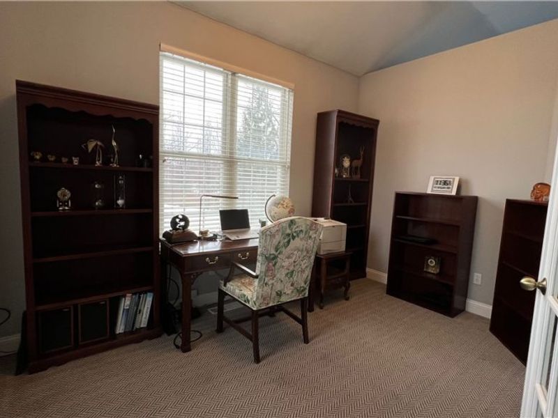 26727 Rue Saint Anne Court, Cleveland, OH 44128 Photo 9