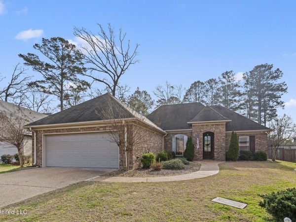 102 Woodridge Drive, Pearl, MS 39208